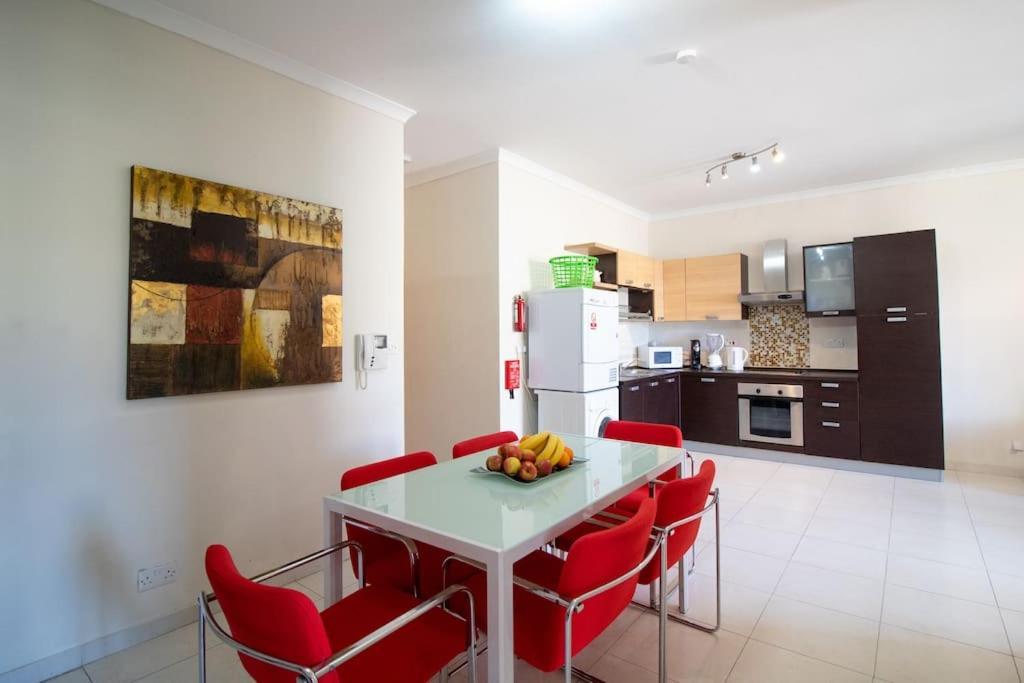 Modern Apt In The Heart Of Maltese Nightlife Сент Джулианс Экстерьер фото